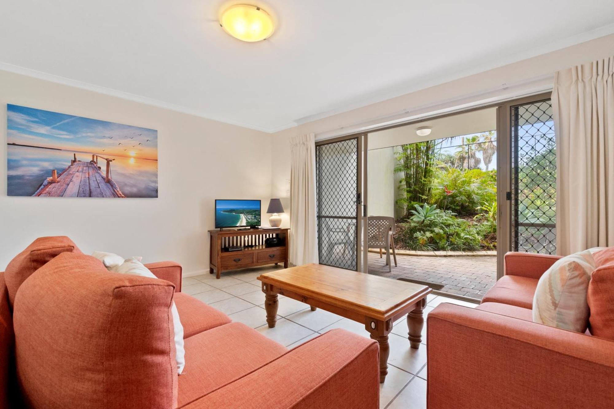 Beach Breakers Resort Sunrise Beach Ngoại thất bức ảnh