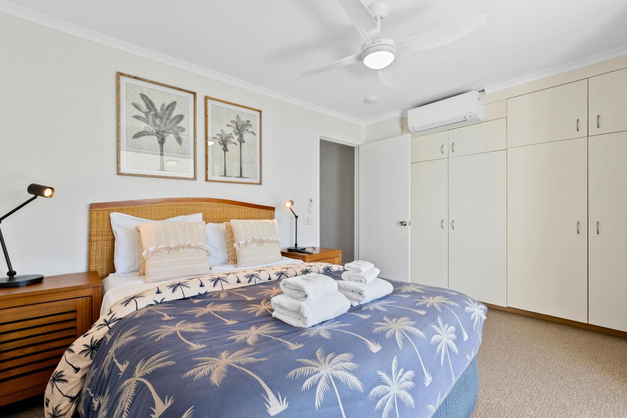Beach Breakers Resort Sunrise Beach Ngoại thất bức ảnh