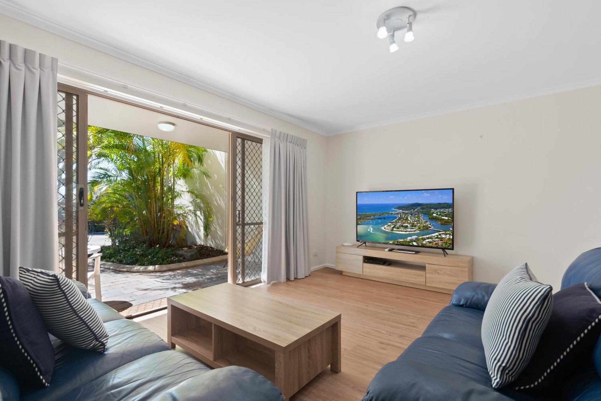 Beach Breakers Resort Sunrise Beach Ngoại thất bức ảnh